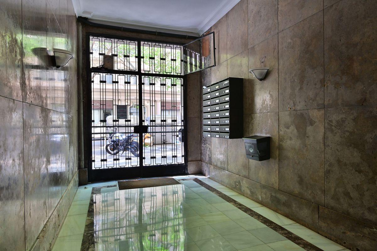 Piso en Venta - Carrer de Nàpols - 35