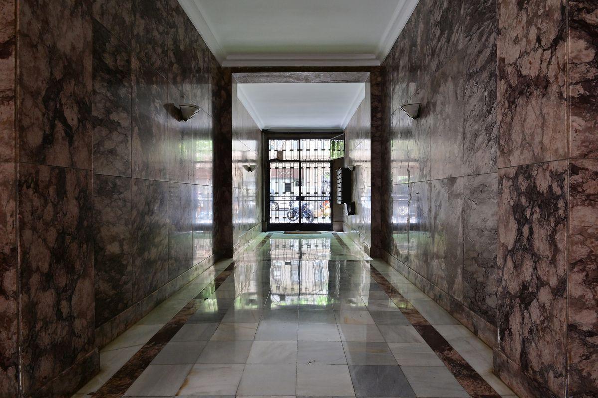 Piso en Venta - Carrer de Nàpols - 34