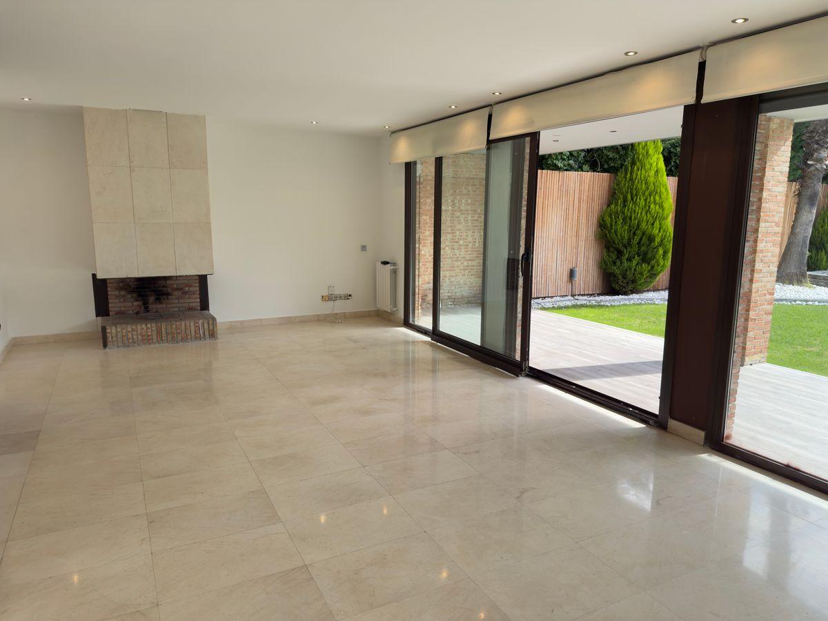 Casa en Venta en Calle Isla de Formentera - 3