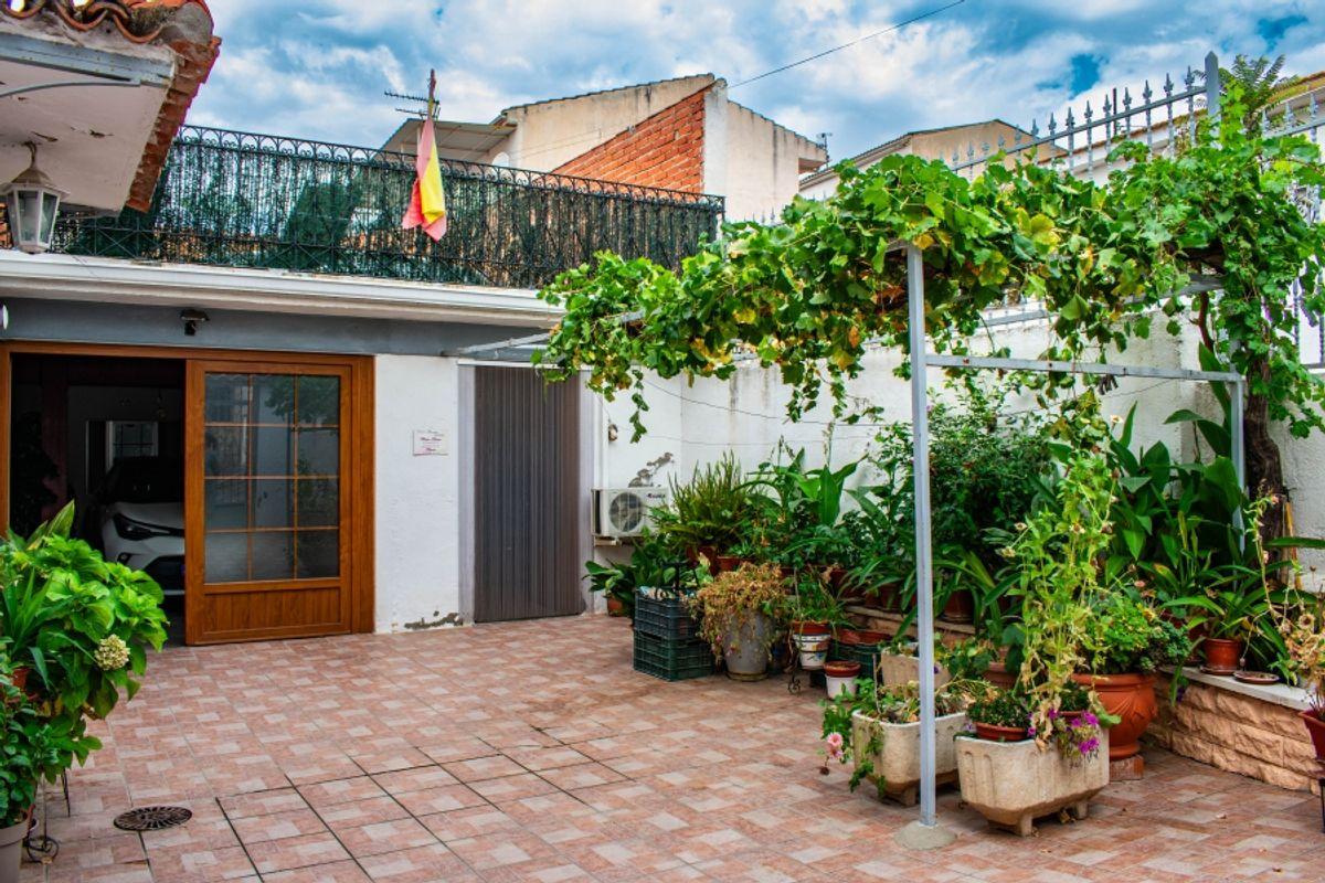 Semi-Detached Townhouse en Venta en Calle del Olivar - 17