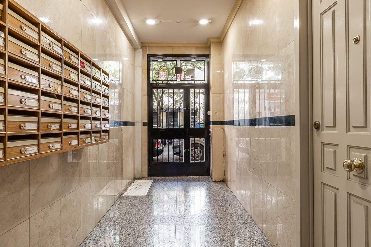 Piso en Alquiler - Calle de Juan de Urbieta - 18