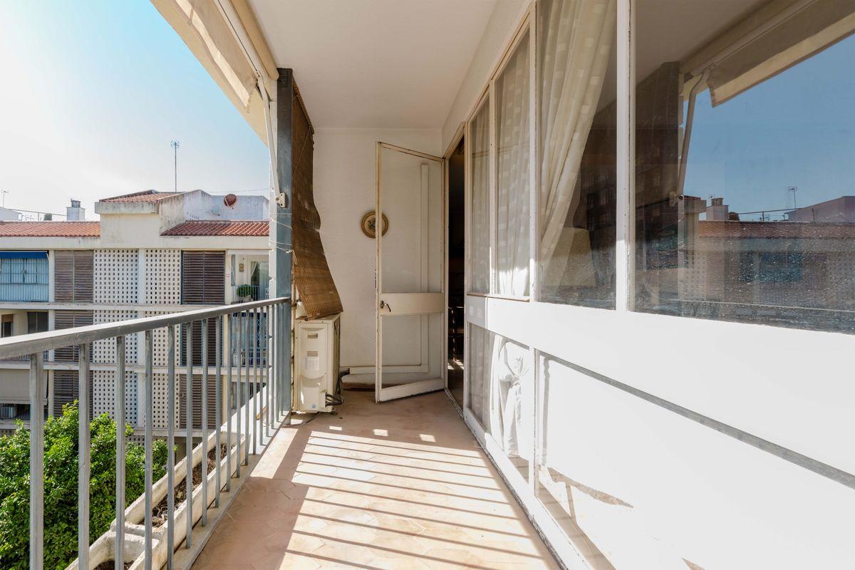 Piso en Venta en Calle Levíes - 6