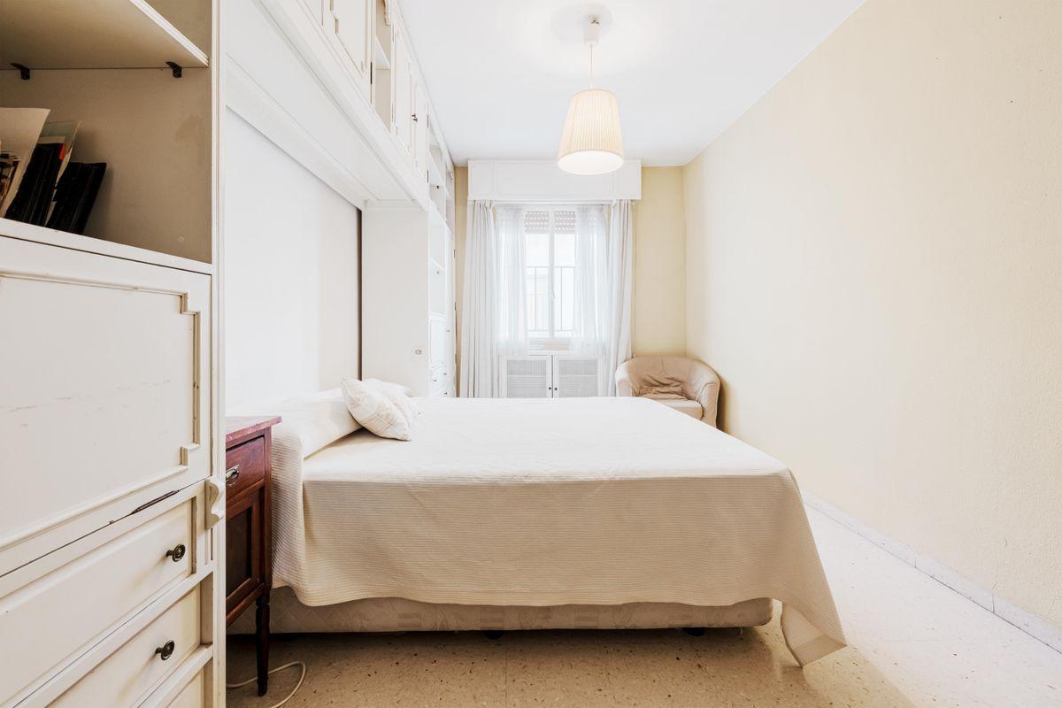 Piso en Venta en Calle Levíes - 18