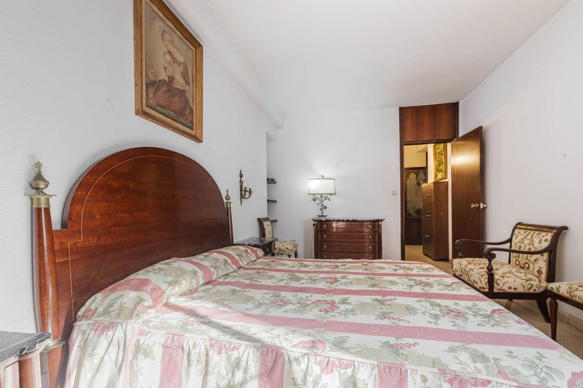 Piso en Venta en Calle Levíes - 28