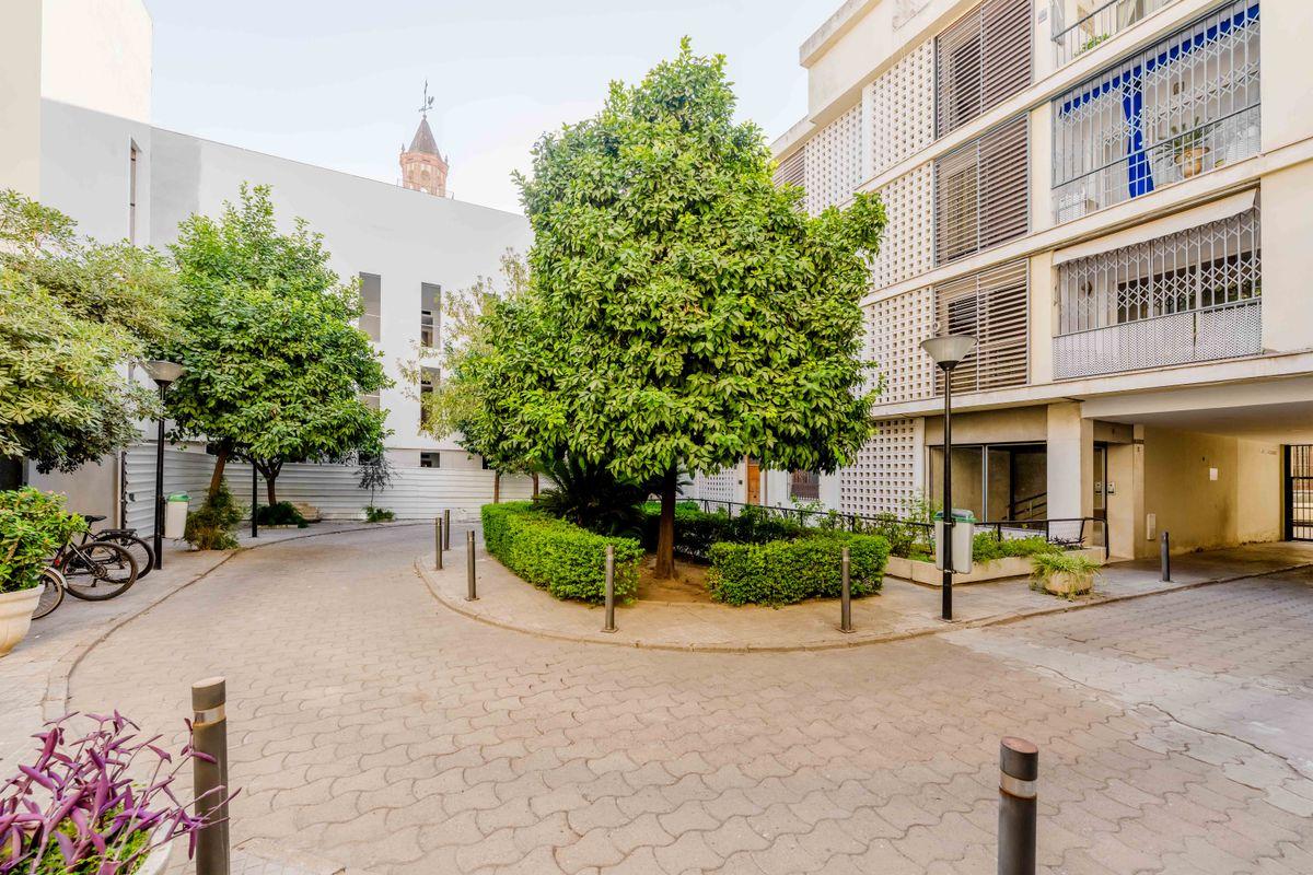 Piso en Venta en Calle Levíes - 35