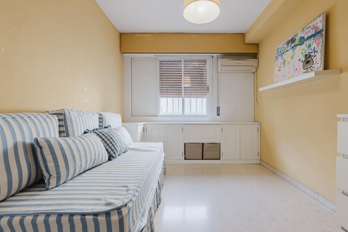 Piso en Venta en Calle Levíes - 21