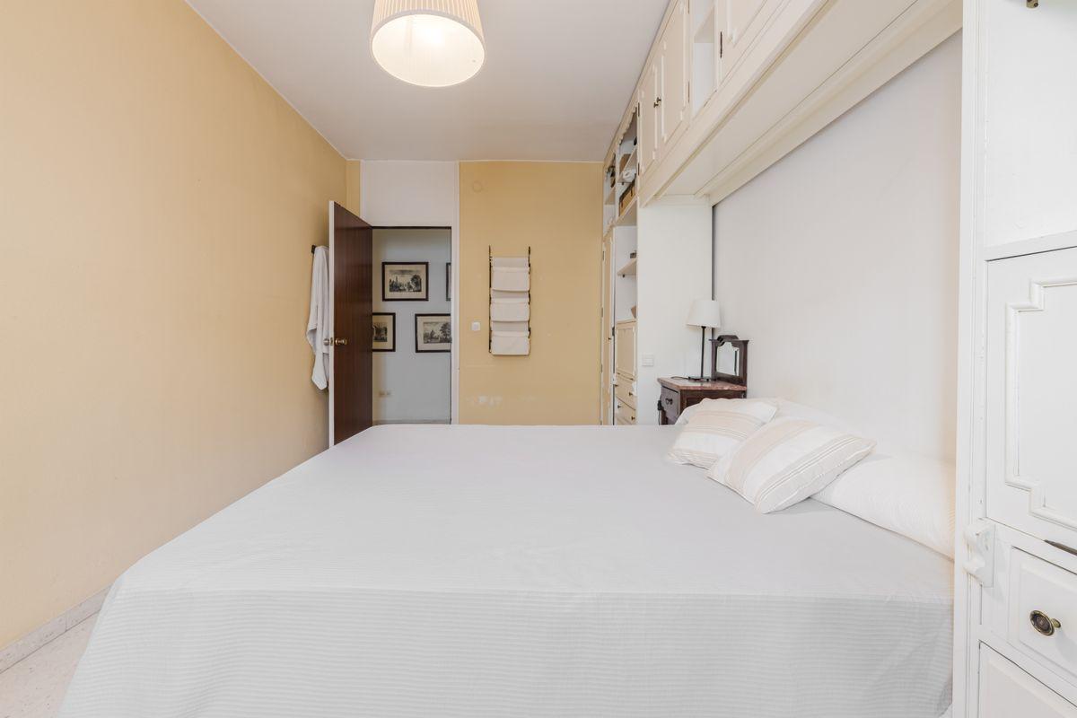 Piso en Venta en Calle Levíes - 19