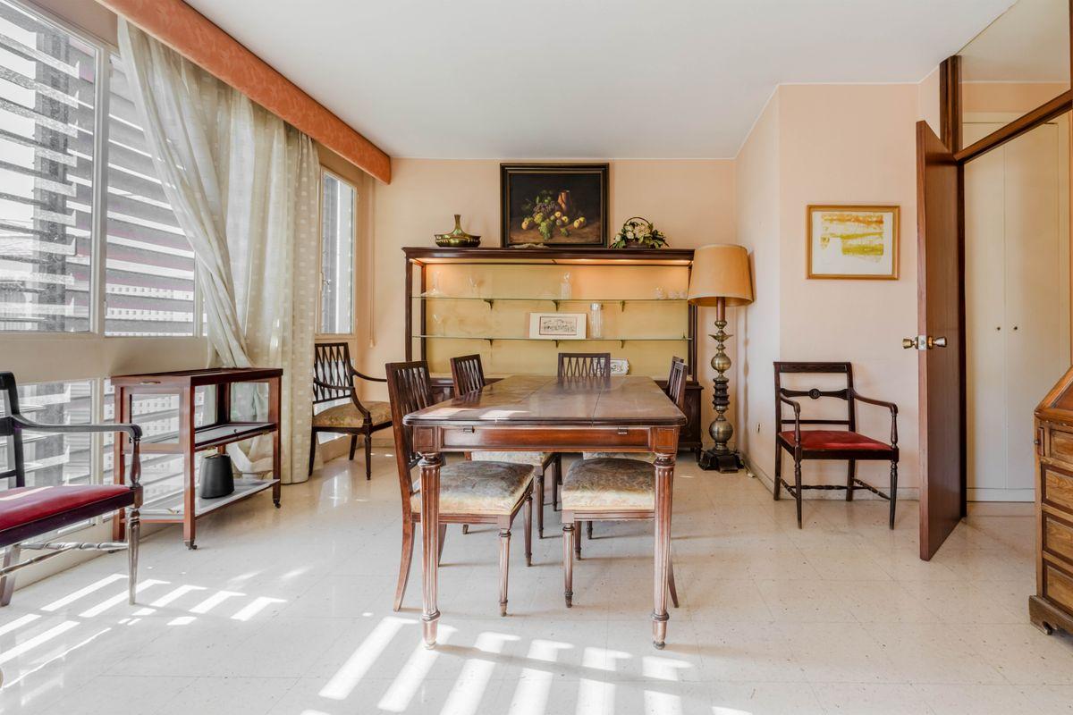 Piso en Venta en Calle Levíes - 3