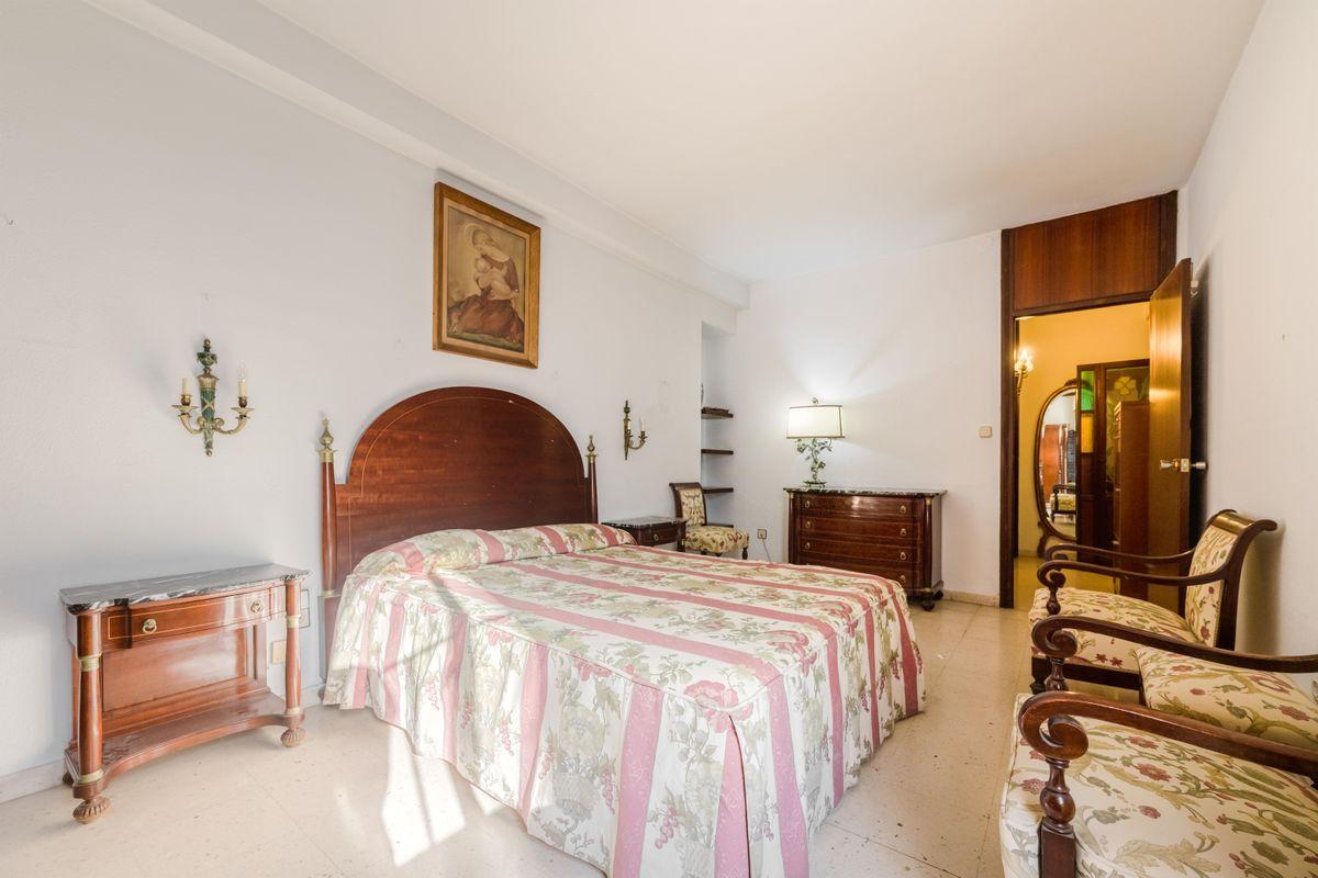 Piso en Venta en Calle Levíes - 29