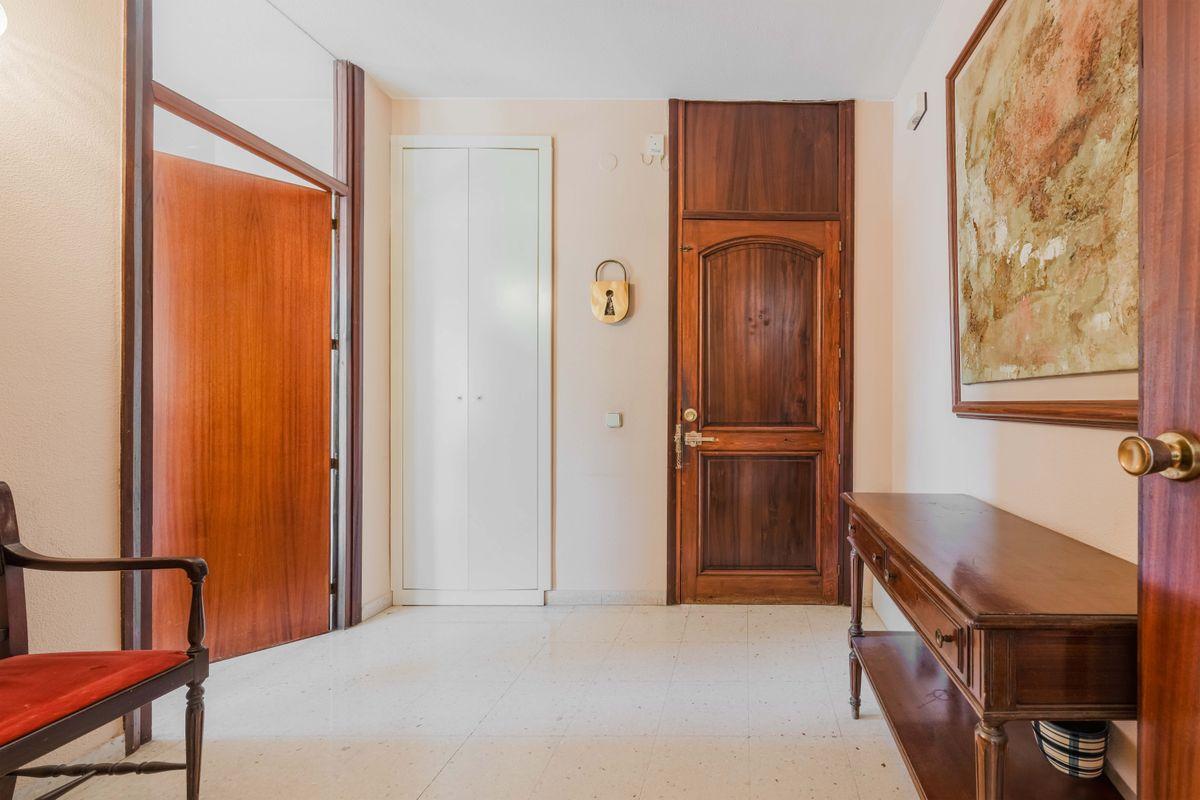 Piso en Venta en Calle Levíes - 30