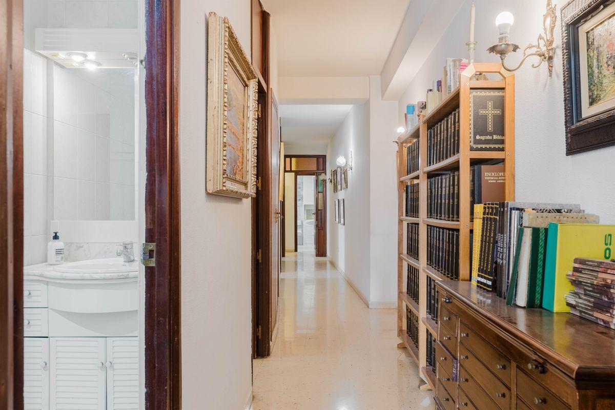 Piso en Venta en Calle Levíes - 13