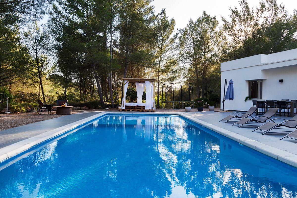 Villa en Alquiler en Poligono 25 - 41