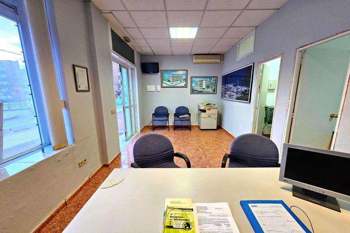 Local en Venta en Avenida Ciudad de Melilla - 5