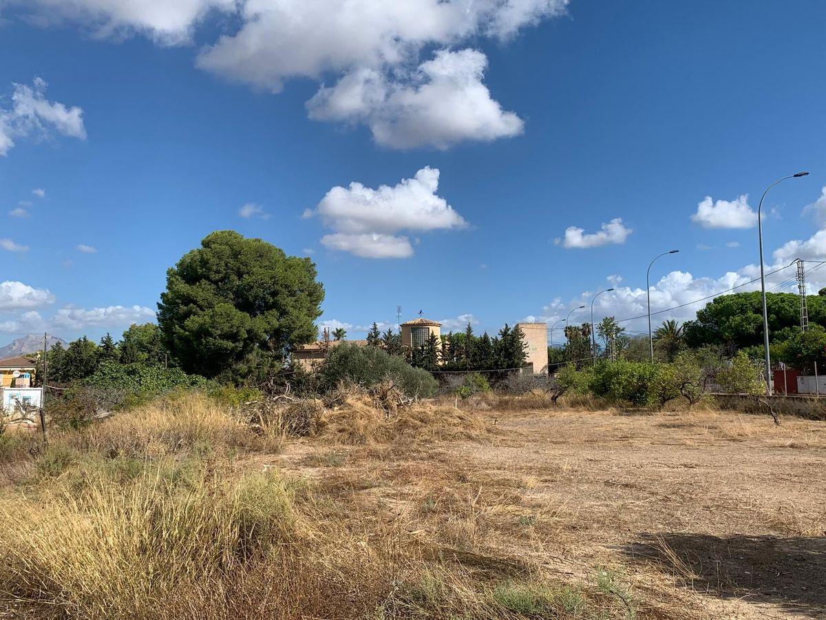 Terreno Residencial en Venta en C. Azahar - 1