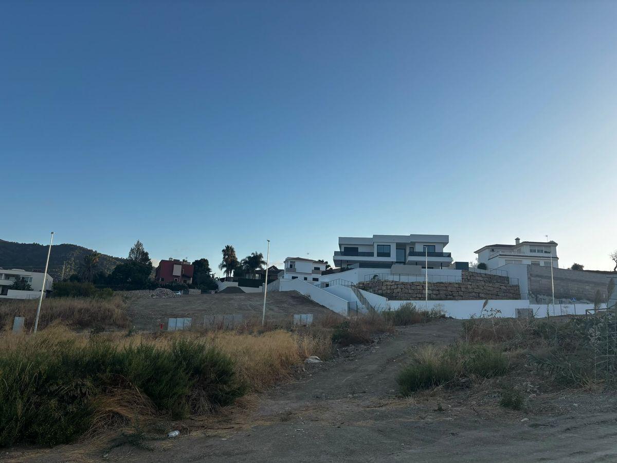 Solar en Venta en Calle Almanzor - 5
