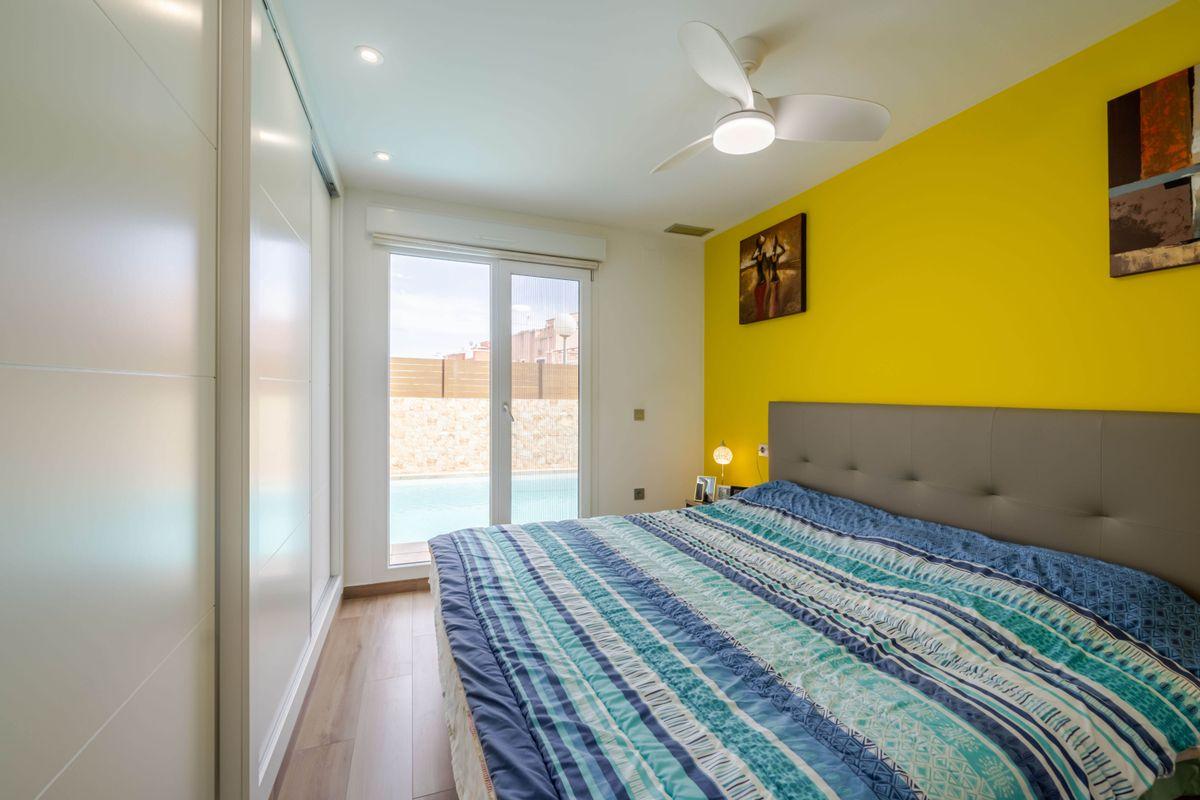 Casa en Venta en Calle La Herrada - 12