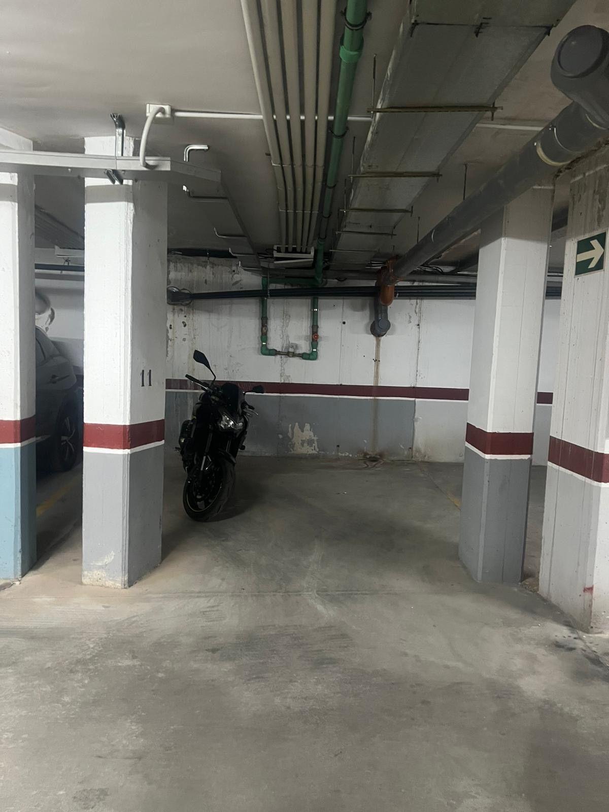 Garage en Venta en Calle Santa Ángela - 1
