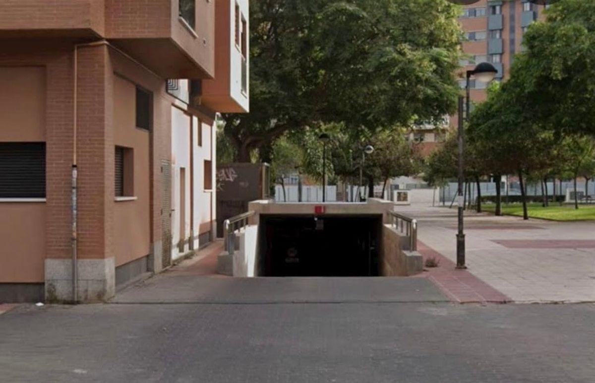 Garage en Venta en Calle Santa Ángela - 5