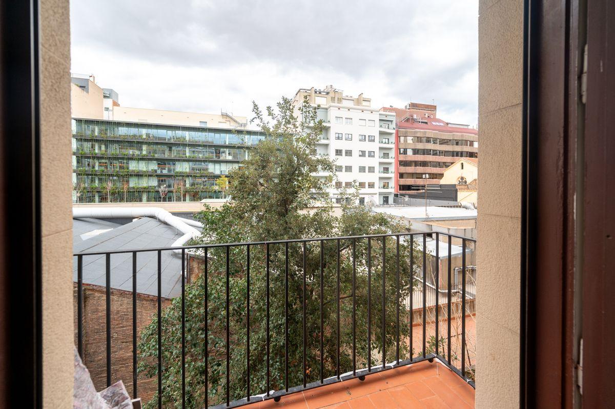 Piso en Alquiler - Carrer de Muntaner - 35