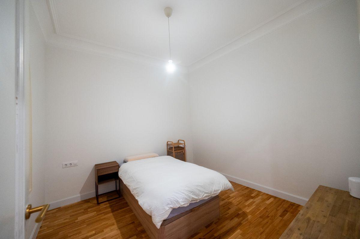 Piso en Alquiler - Carrer de Muntaner - 13