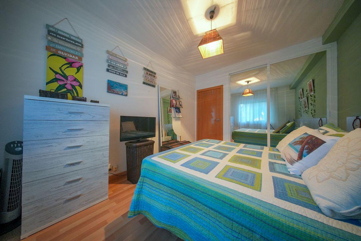 Piso en Venta en Calle Nazaret - 26