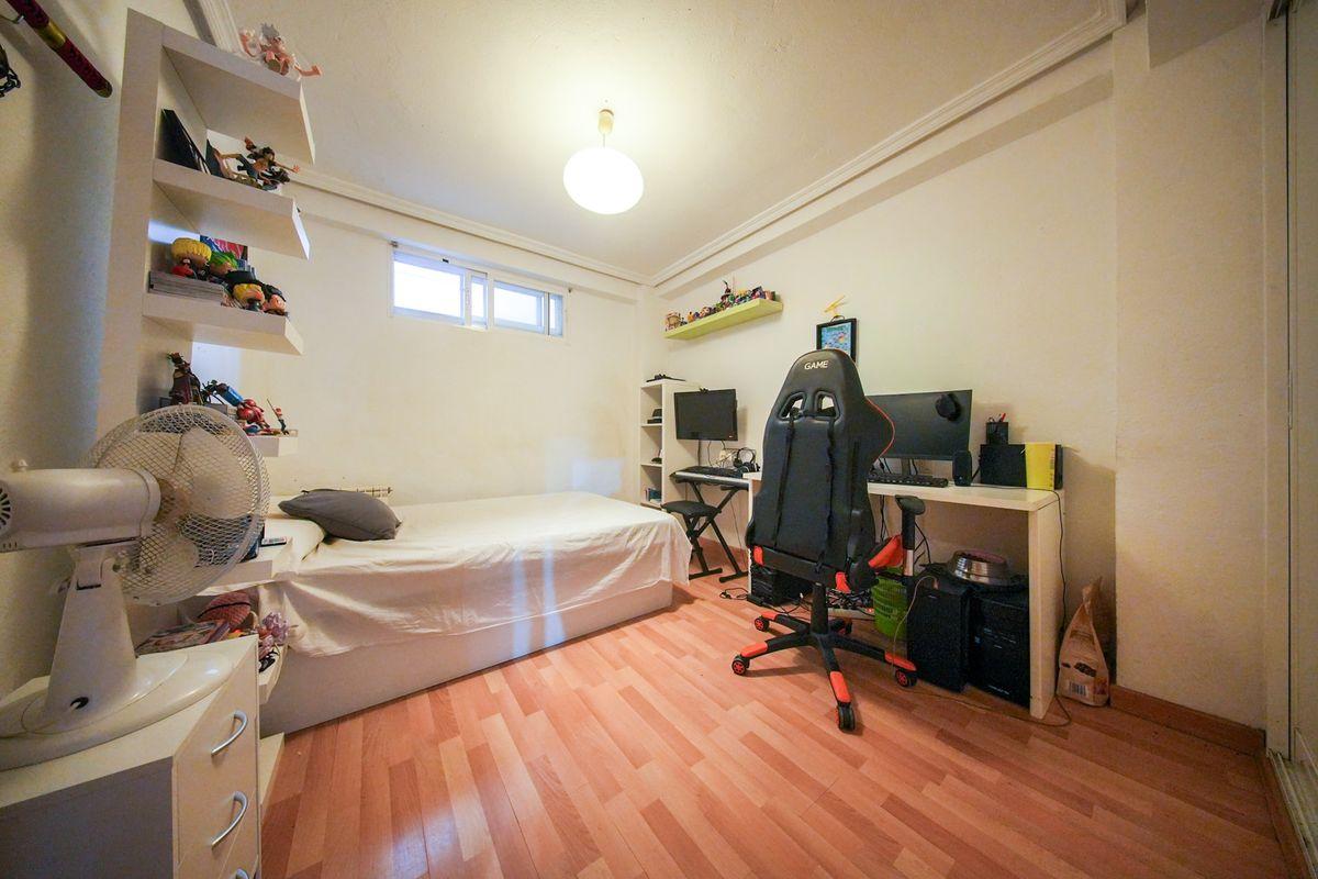 Piso en Venta en Calle Nazaret - 32