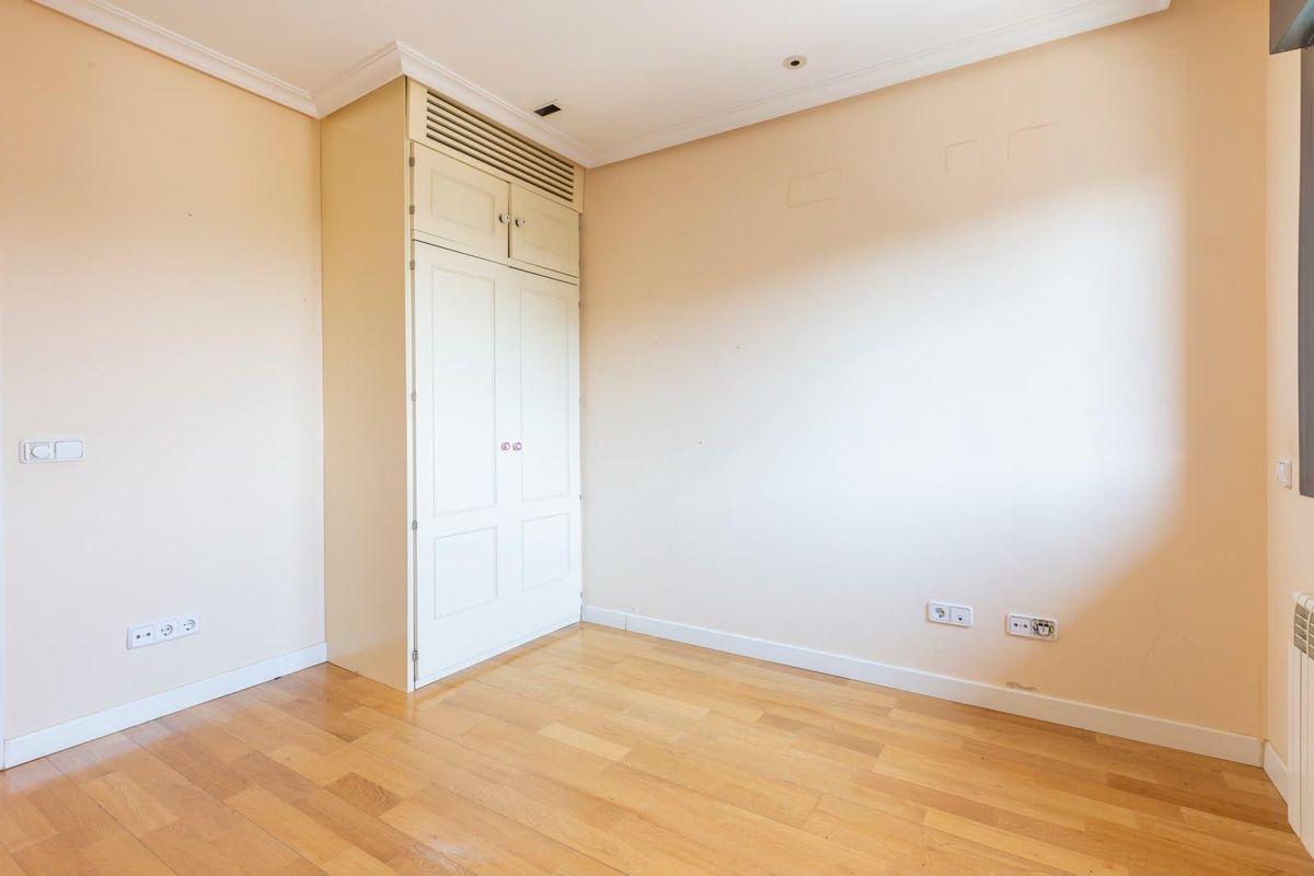 Piso en Venta en Calle de José Donoso - 6