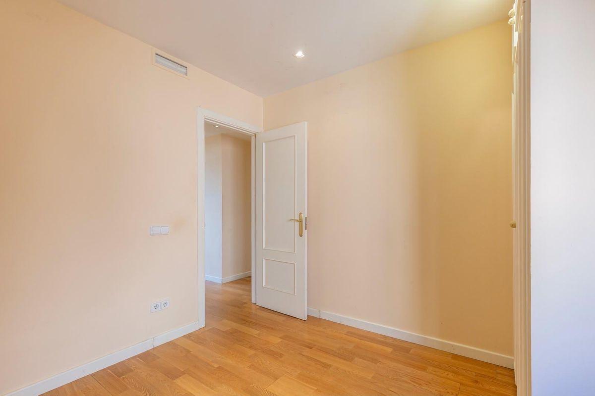 Piso en Venta en Calle de José Donoso - 17