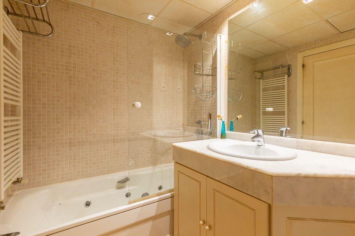 Piso en Venta en Calle de José Donoso - 28