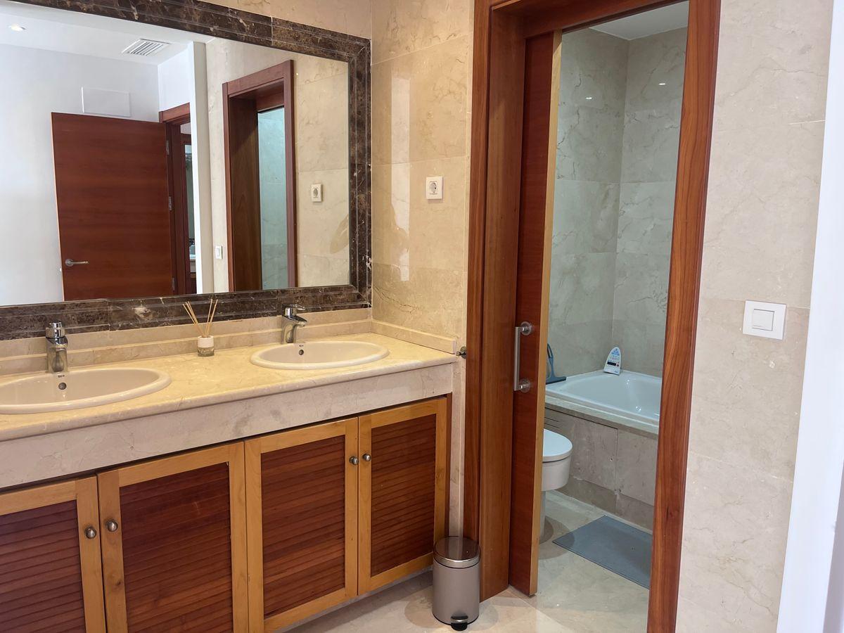 Casa en Venta en Calle Isabel Barreto - 5