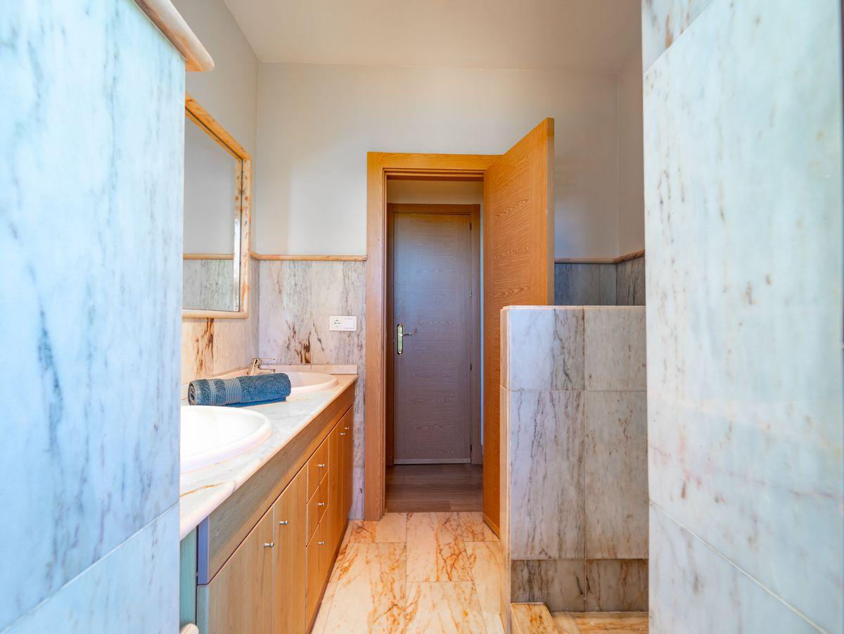 Villa en Venta en Calle Murcia - 24