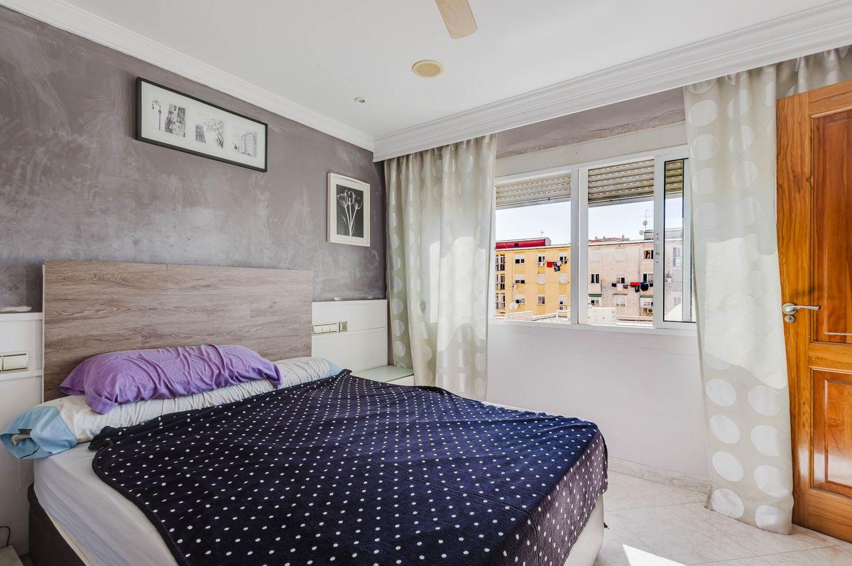 Piso en Venta en Calle Periana - 23