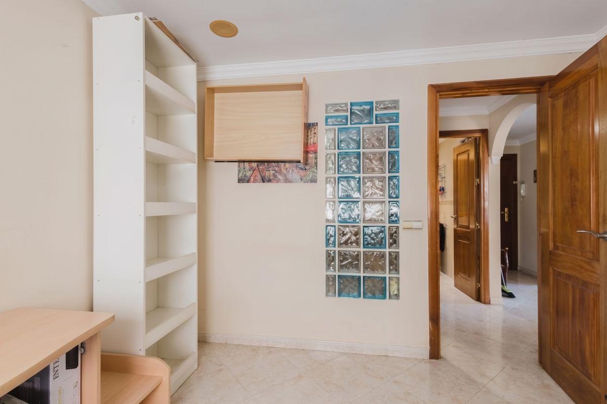 Piso en Venta en Calle Periana - 17