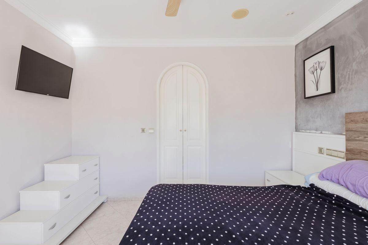 Piso en Venta en Calle Periana - 25