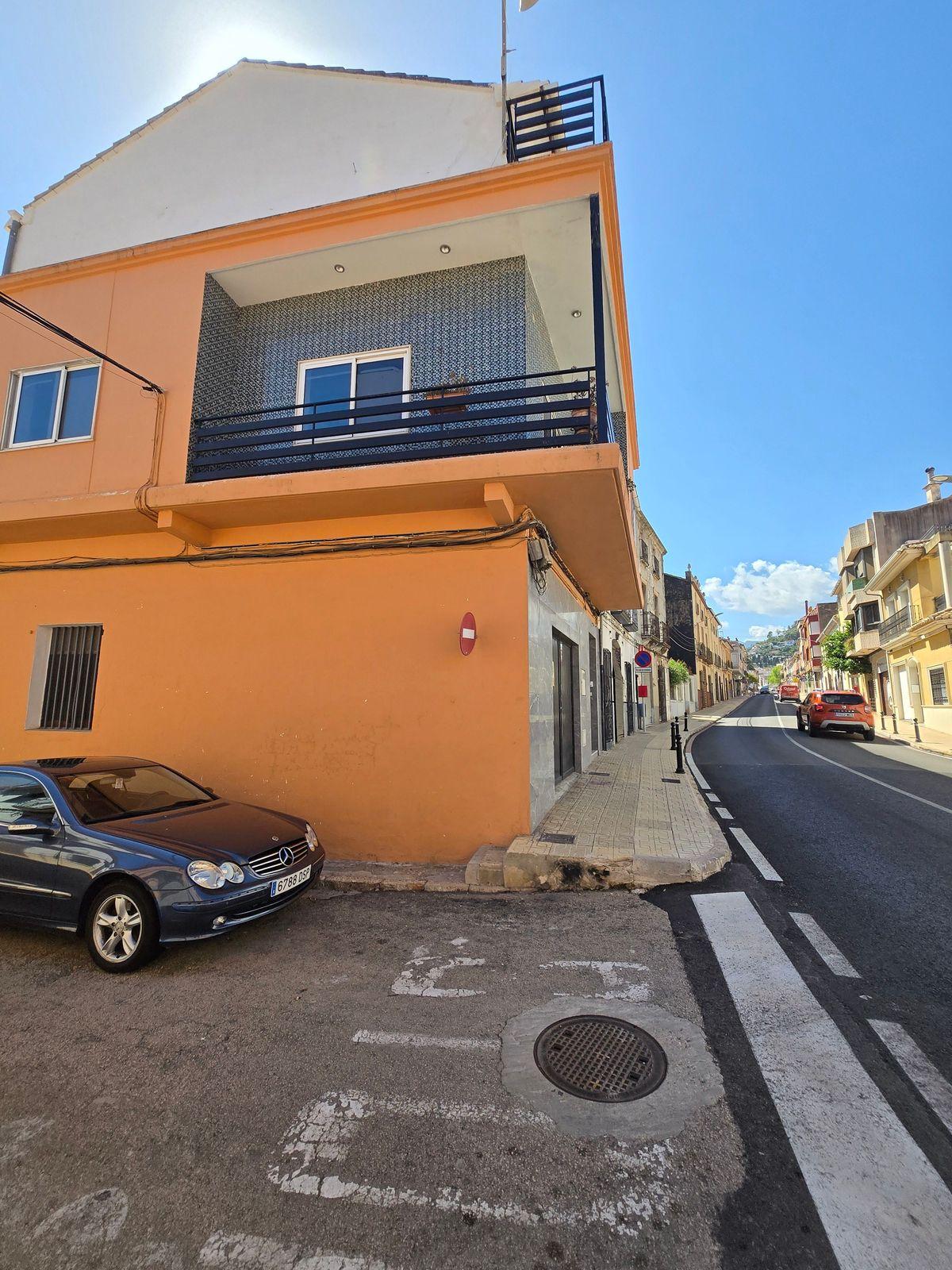Edificio Comercial en Venta en Carrer Constitució - 4