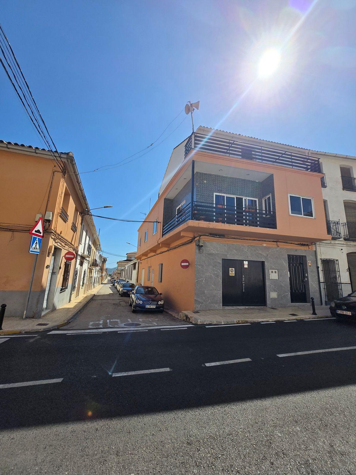 Edificio Comercial en Venta en Carrer Constitució - 1