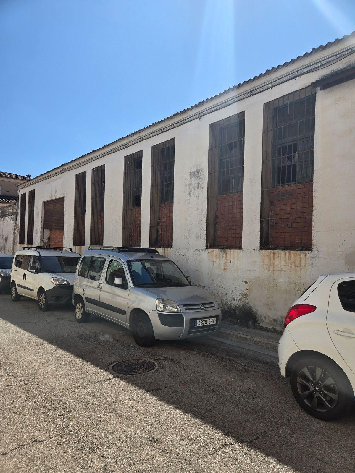 Edificio Comercial en Venta en Carrer Constitució - 6