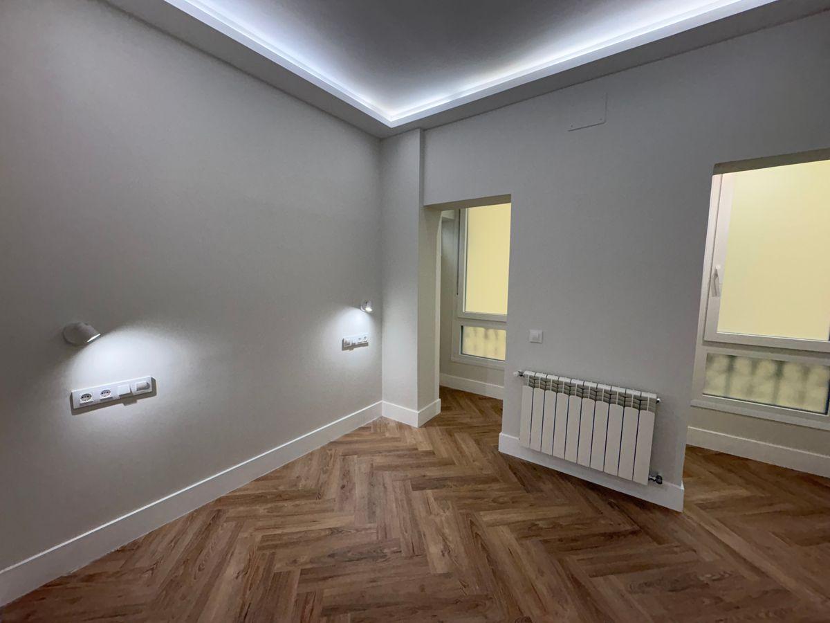 Piso en Venta en Calle de Fernán González - 9