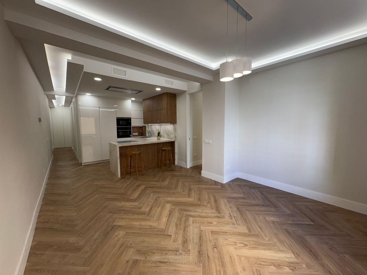 Piso en Venta en Calle de Fernán González - 1