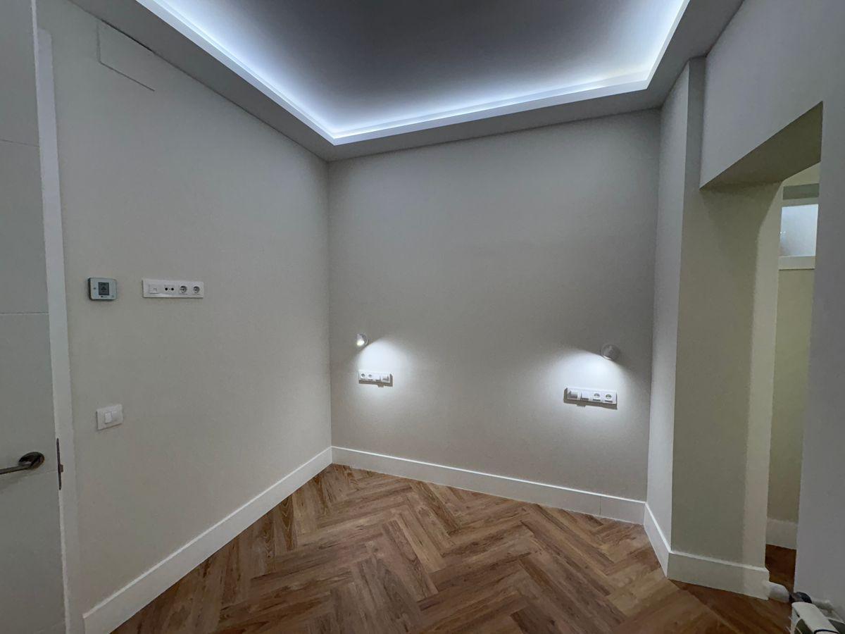 Piso en Venta en Calle de Fernán González - 6