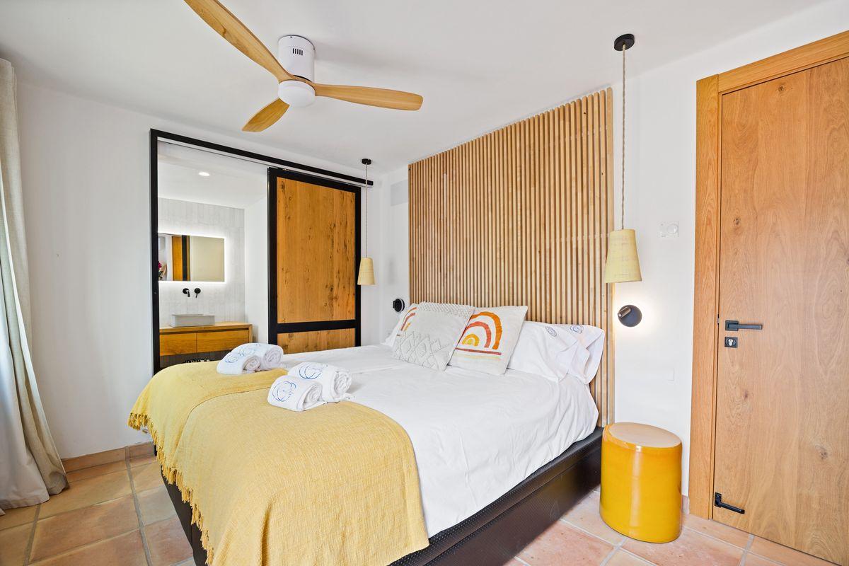 Casa en Venta en Calle Bermudas - 3