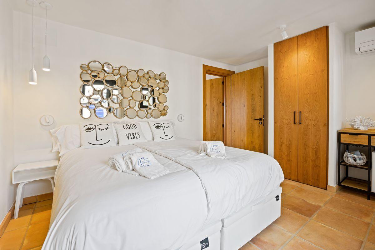 Casa en Venta en Calle Bermudas - 9