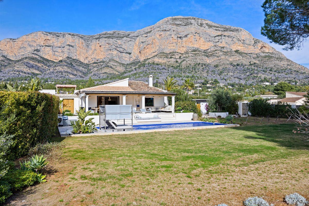 Casa en Venta en Calle Bermudas - 22