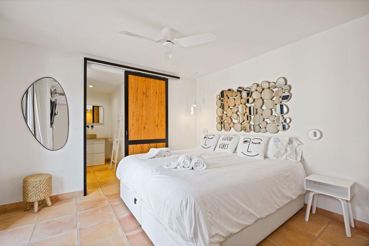 Casa en Venta en Calle Bermudas - 10