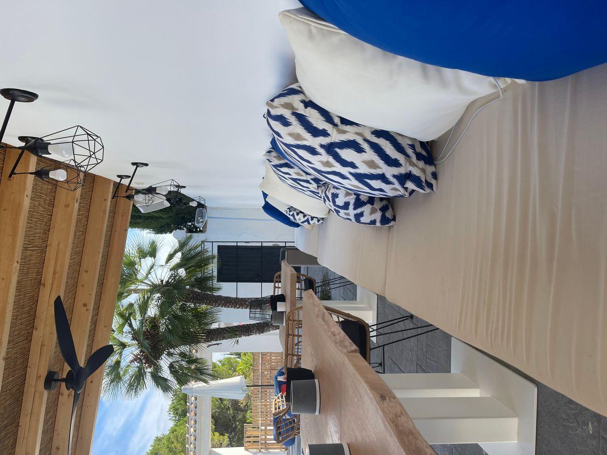 Casa en Venta en Calle Bermudas - 38