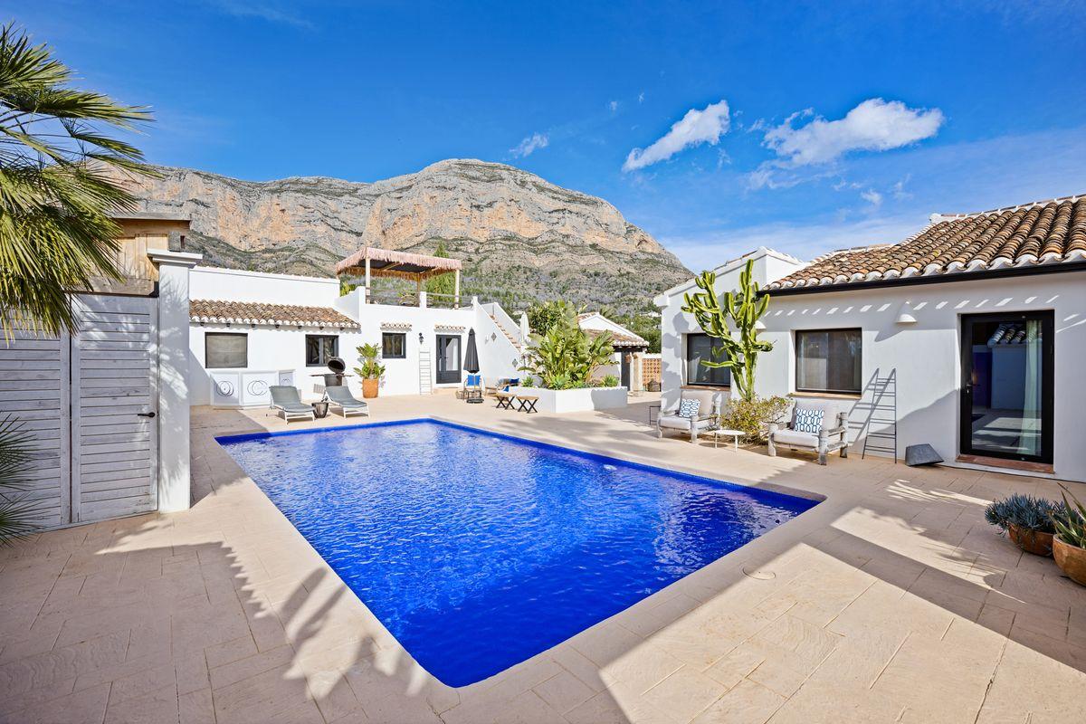 Casa en Venta en Calle Bermudas - 54