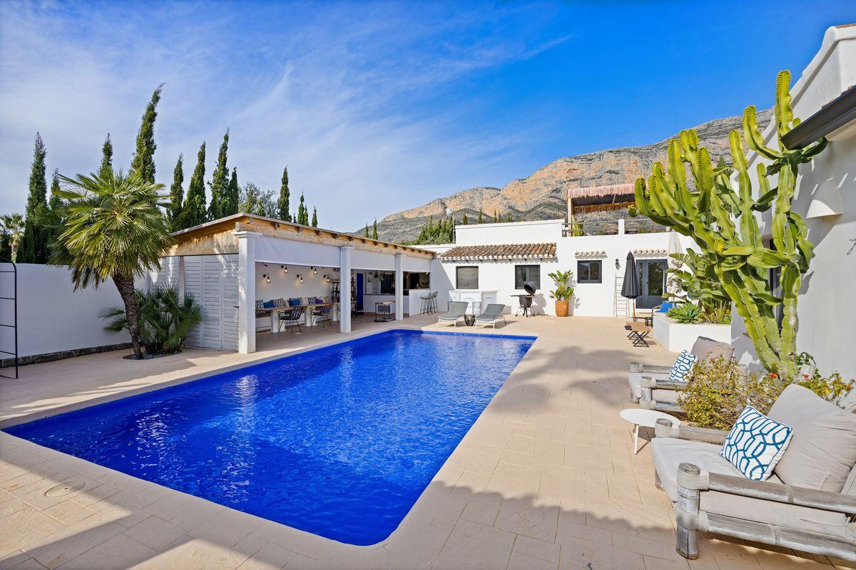 Casa en Venta en Calle Bermudas - 57