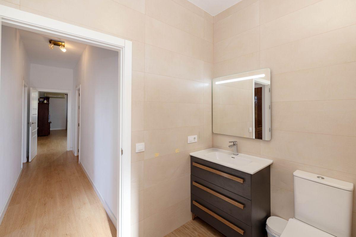 Casa en Venta en Calle Carlos Cano - 30