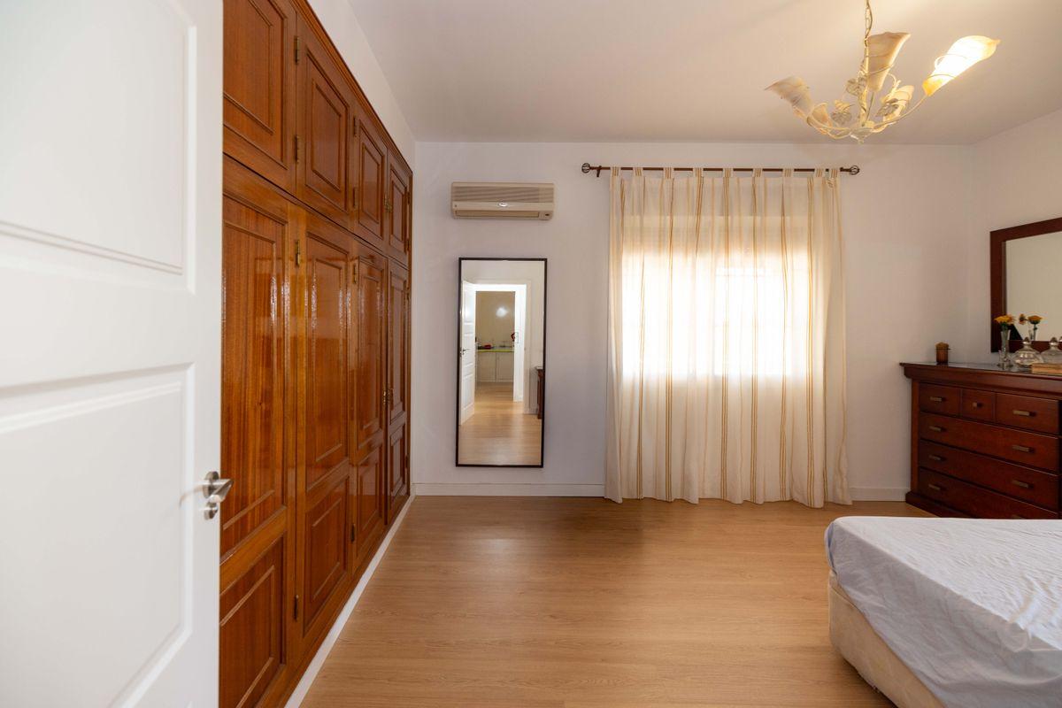 Casa en Venta en Calle Carlos Cano - 20