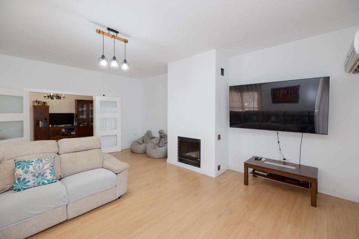 Casa en Venta en Calle Carlos Cano - 6